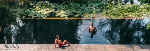 LA VIMEA Romantic Gateway couple swimingpool